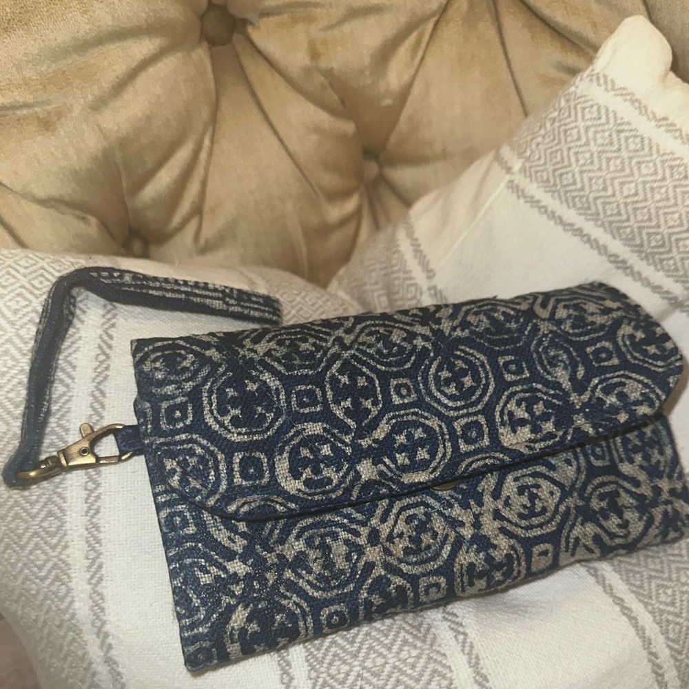 Blue Patterned Wristlet Clutch - Textured Weave